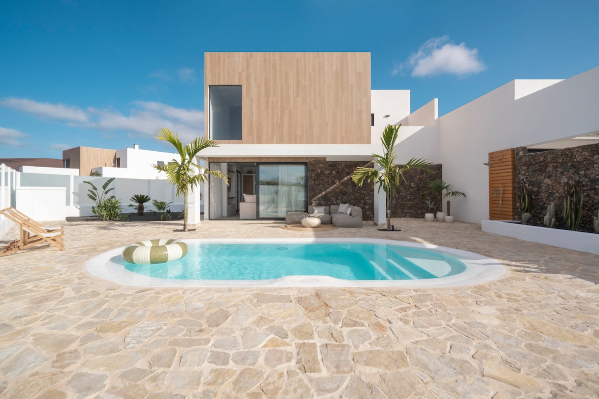 Villa Noma | Design house with pool in Corralejo