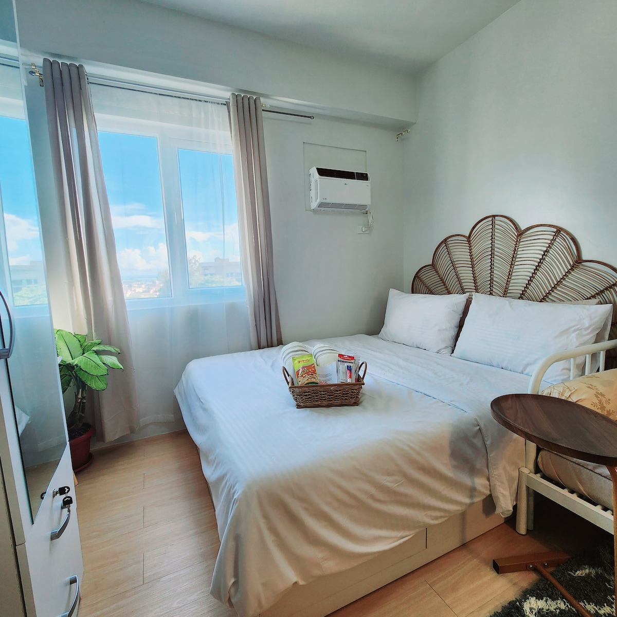 Cebu Cozy Stay near Fuente Osmeña + Netflix & Pool