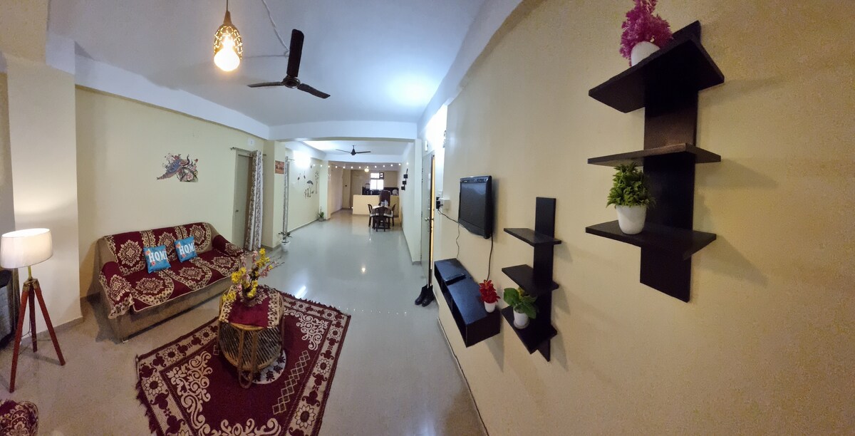 Elegance Delight-Entire 2BHK Flat, Parking, Wi-Fi