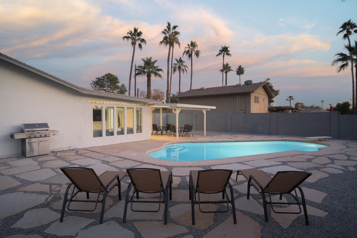 Scottsdale Lux Home low fees, 7 bed, pool, pets ok