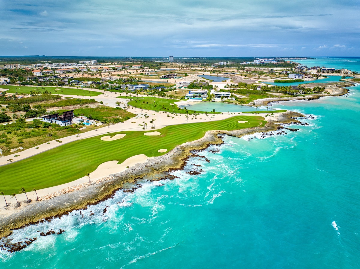 Cayuco 6-Luxury Villa on Hole #5 of Punta Espada