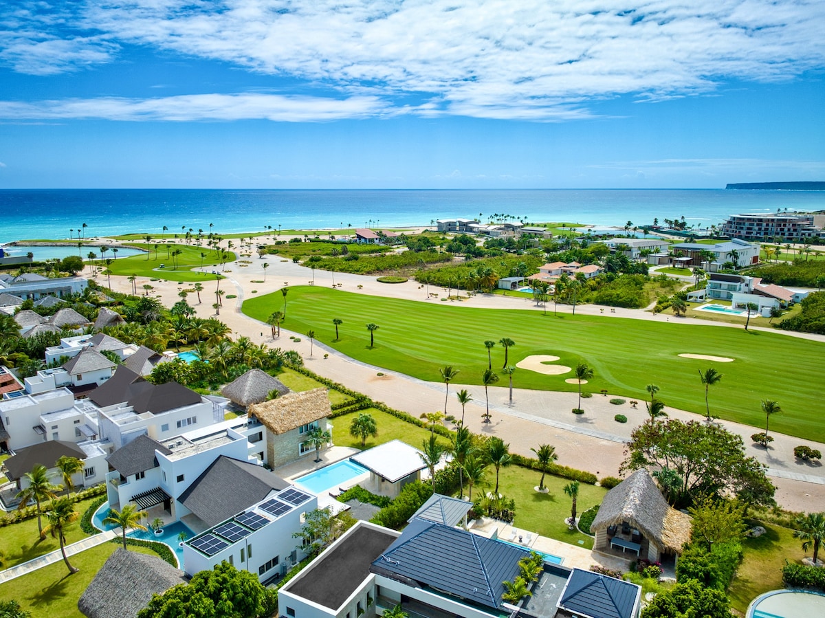 Cayuco 6-Luxury Villa on Hole #5 of Punta Espada