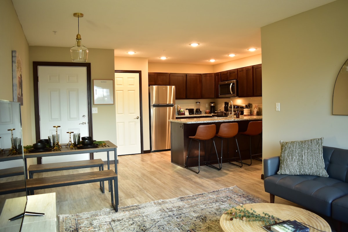 101 - New, Modern & Comfortable 2 Bedroom Apt