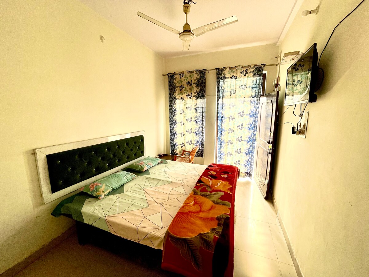 Bharatpur带卫生间的独立双卧室