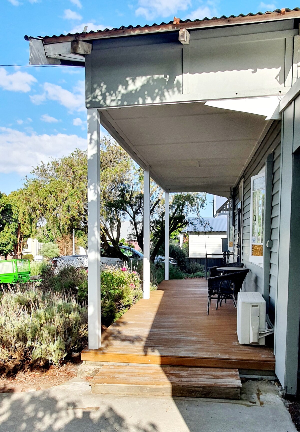 Cosy, 1930s Country Style Cottage in Mount Barker