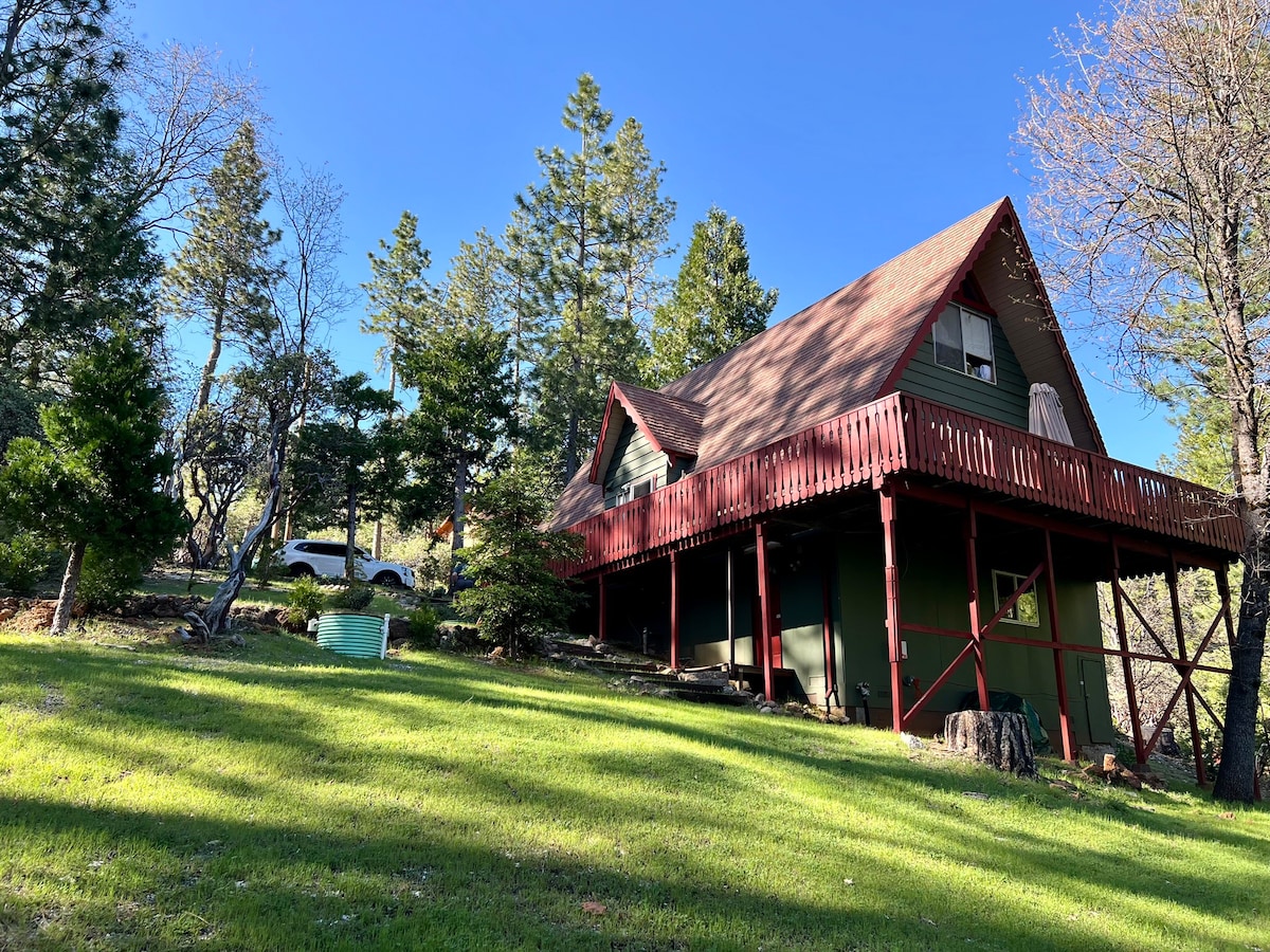 蓝湖泉（ Blue Lake Springs ）的舒适小熊，带2个湖泊和空调