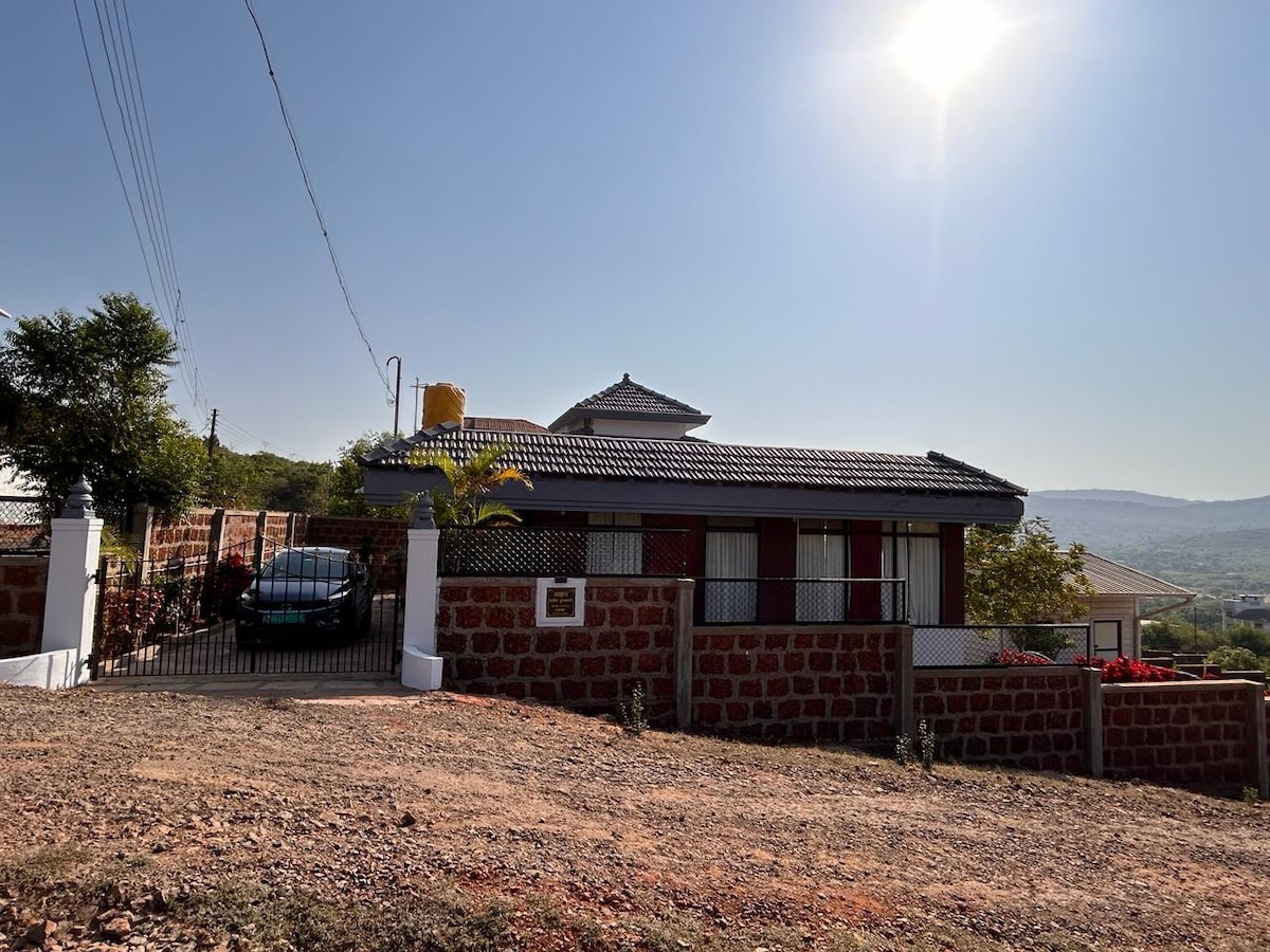 Cozy Holiday villa at Amboli Hill station