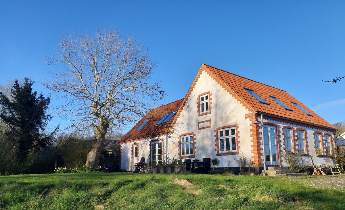 (Helt) landsbyhus v. gadekær, 6 pers. Limfjorden.