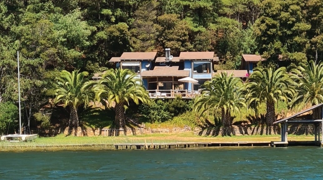 宽敞的湖滨别墅和私人海滨别墅