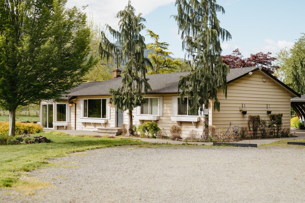 Barnhouse Lodge Inc Near Harrison Hot Springs (6+)