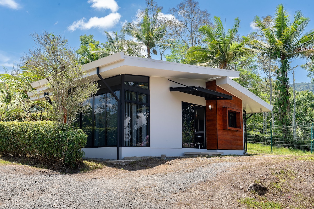 Modern cottage close to volcano-hiking-kayaking