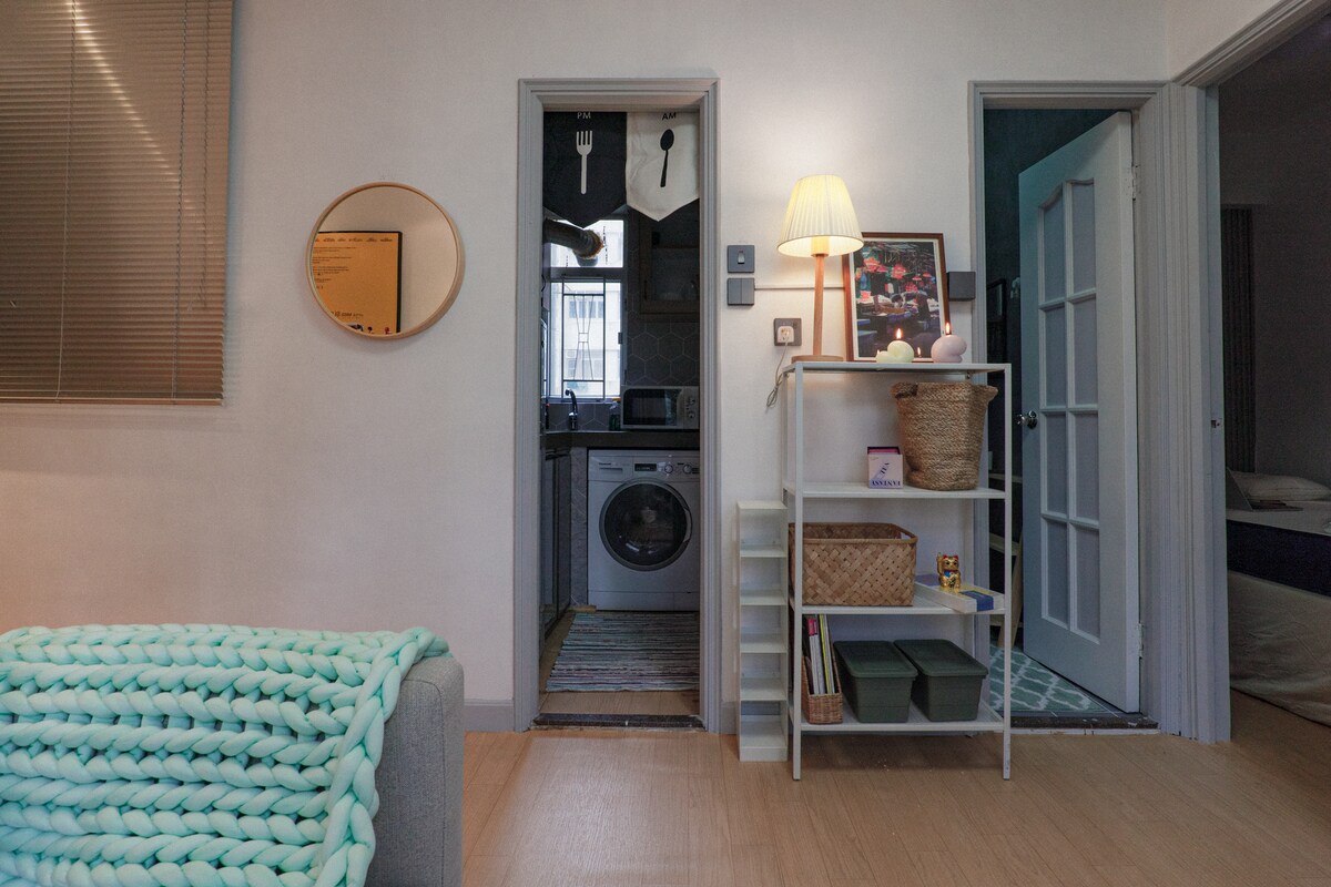 Airy 2 Bedrooms Apartment in Central Soho