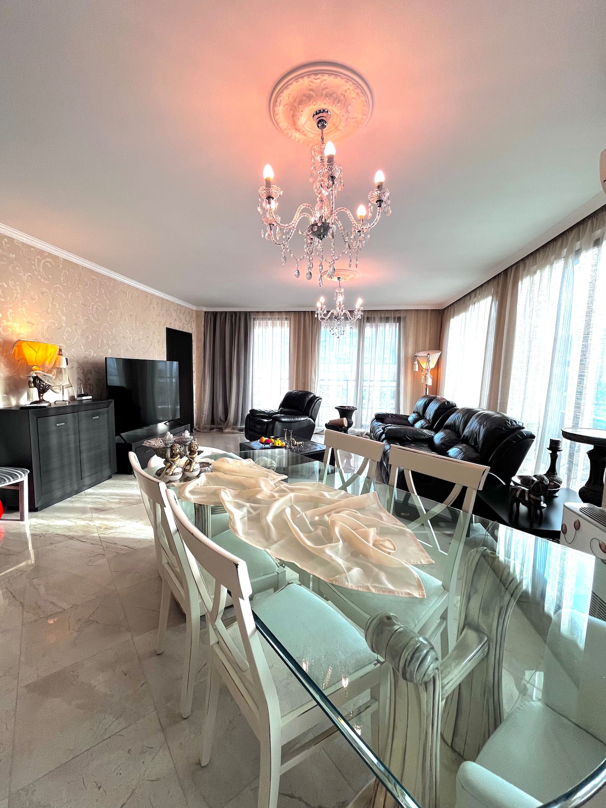 Luxury 4-room apartment in Anastasia Res., Sofia