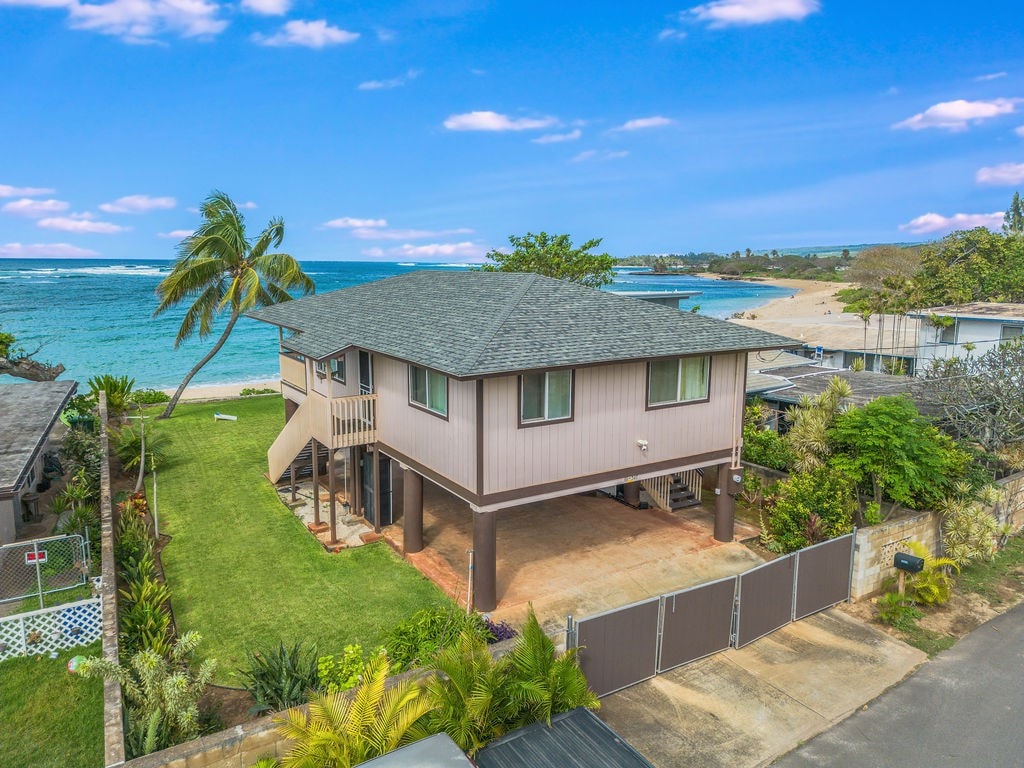 North Shore Beachfront Bliss