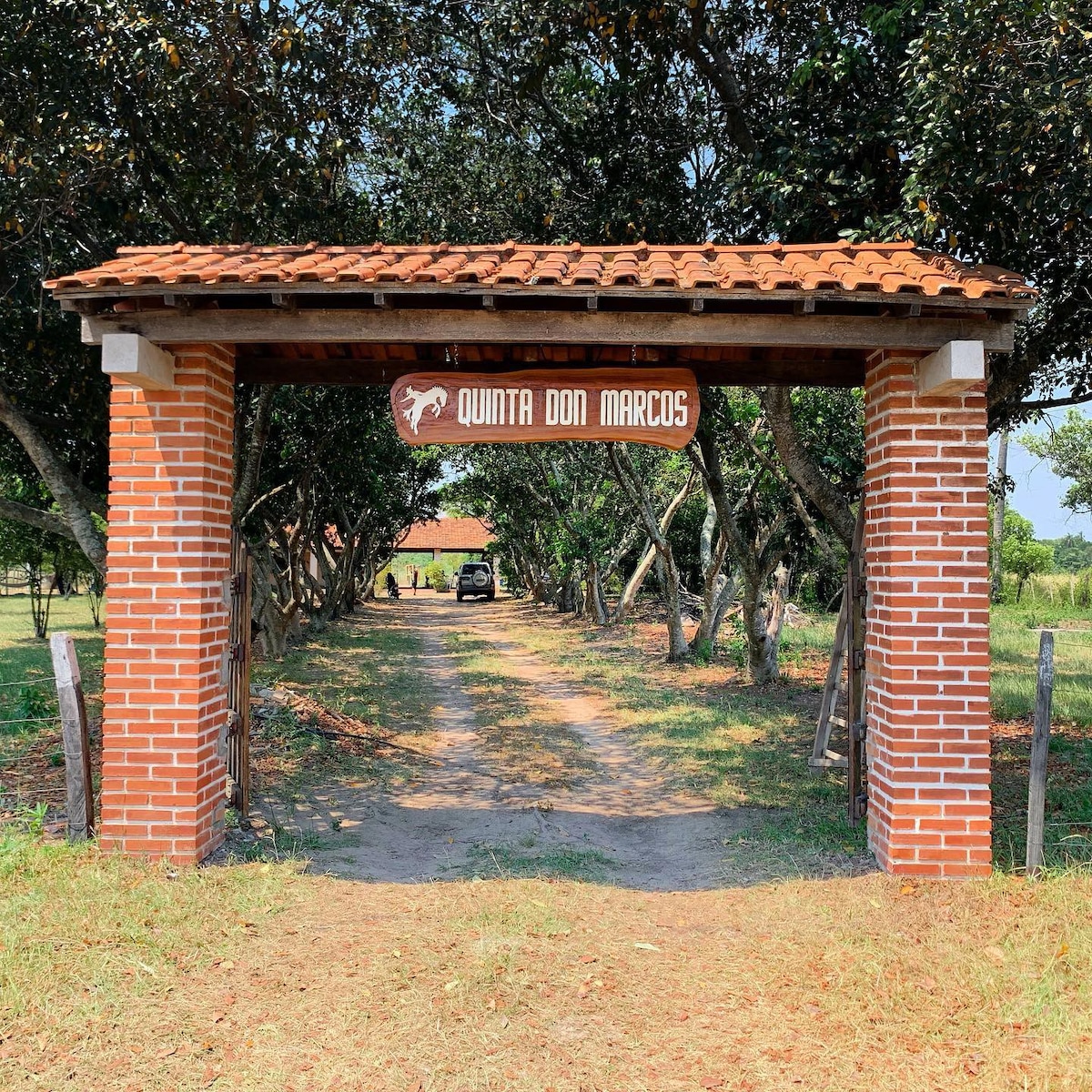 Casa Quinta距离市中心5分钟路程，位于Pilar ếembucú。