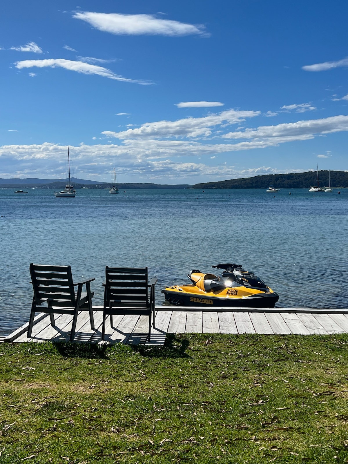 Magical Private Waterfront Iona Cottage & Spa Bath