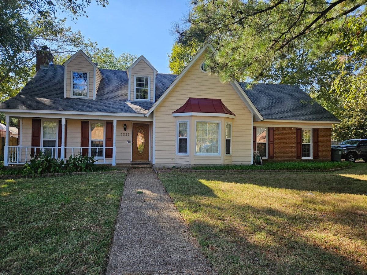 Collierville Gateway Retreat Pool with Playground