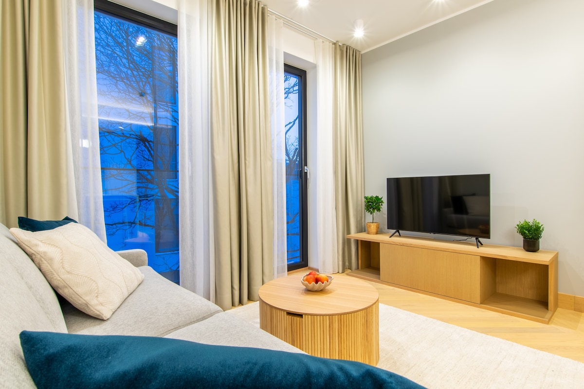 Brand New Luxury Apartment | 1BDR, Garden, Central