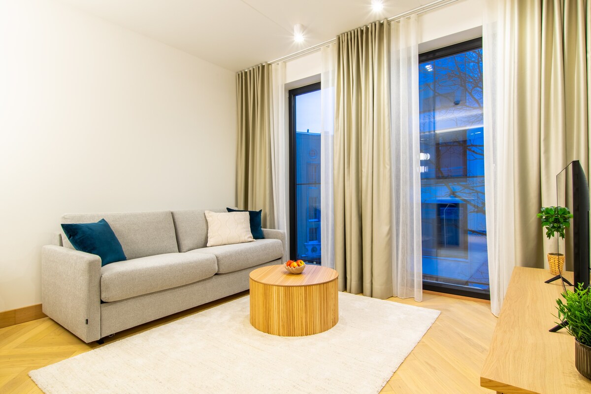 Brand New Luxury Apartment | 1BDR, Garden, Central