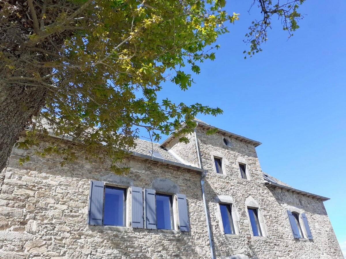 Maison d'exception avec Piscine et Spa en Aveyron