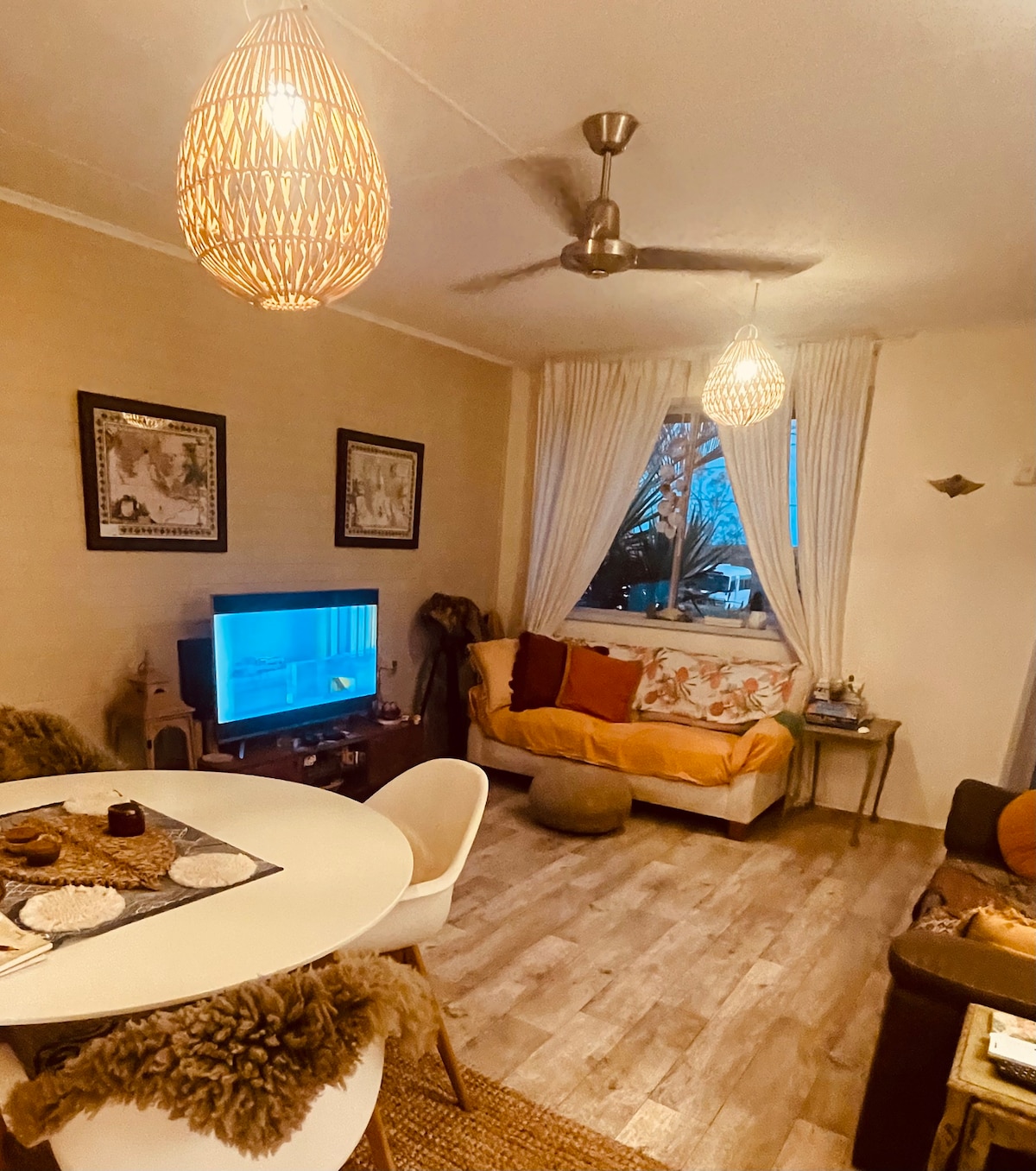 Cosy room & home for a couple or solo traveller