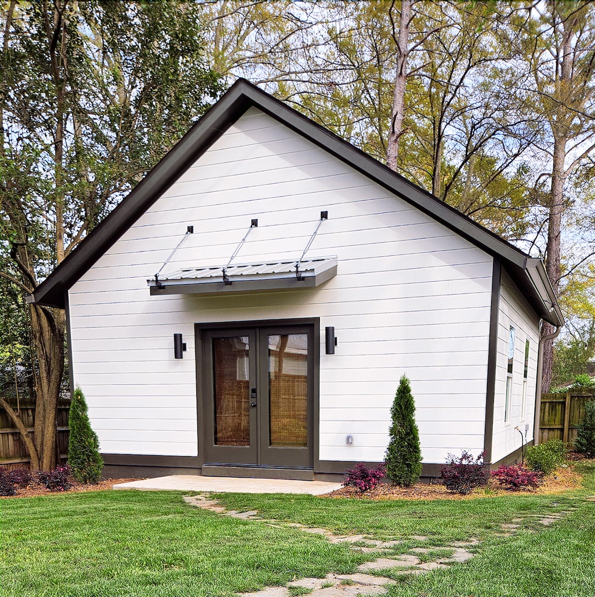 Brand New Athens Cottage