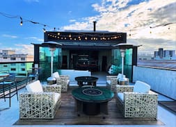 Rooftop com jacuzzi - Eventos para até 60 pessoas