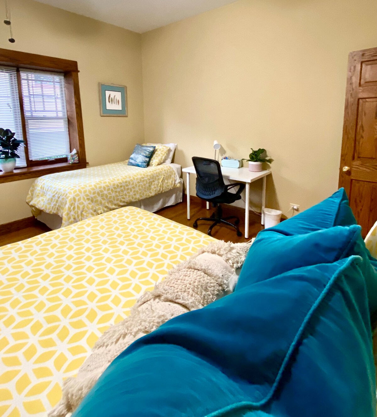 Two-apartment rental for big groups or families