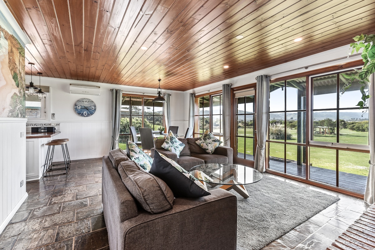 Apollo Bay Cottages - Sugarloaf Cottage