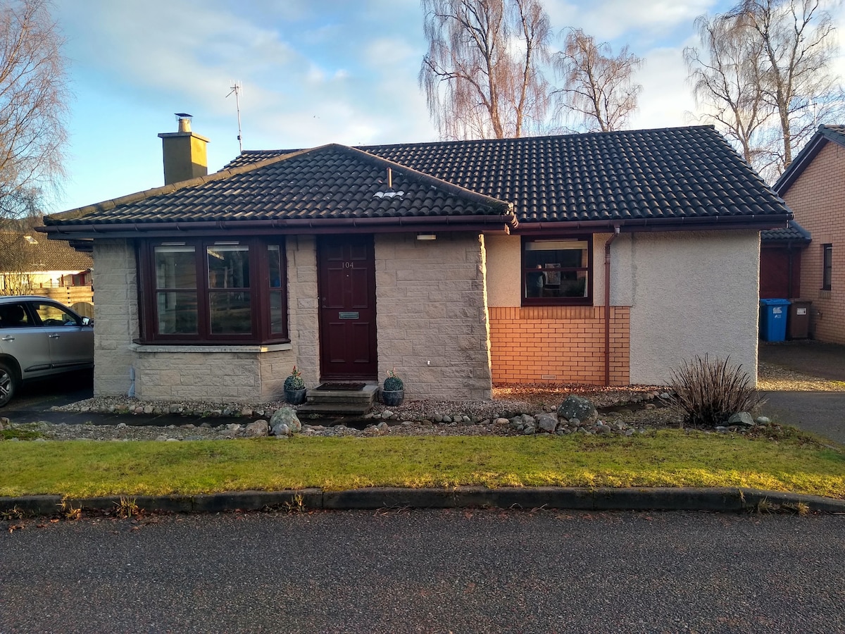 104 Dalnabay, Aviemore,独立宽敞的平房