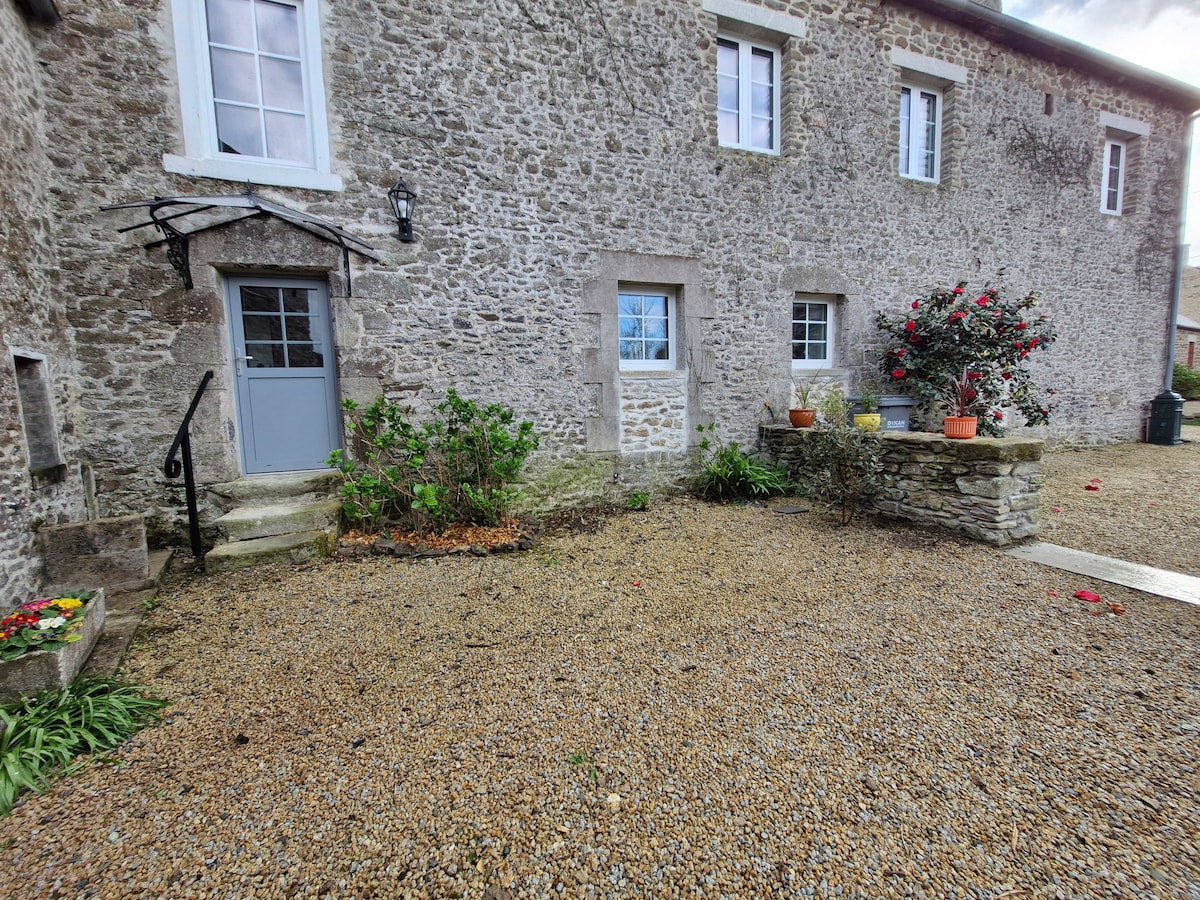 Elegant Guesthouse in Plouër-sur-Rance (22)