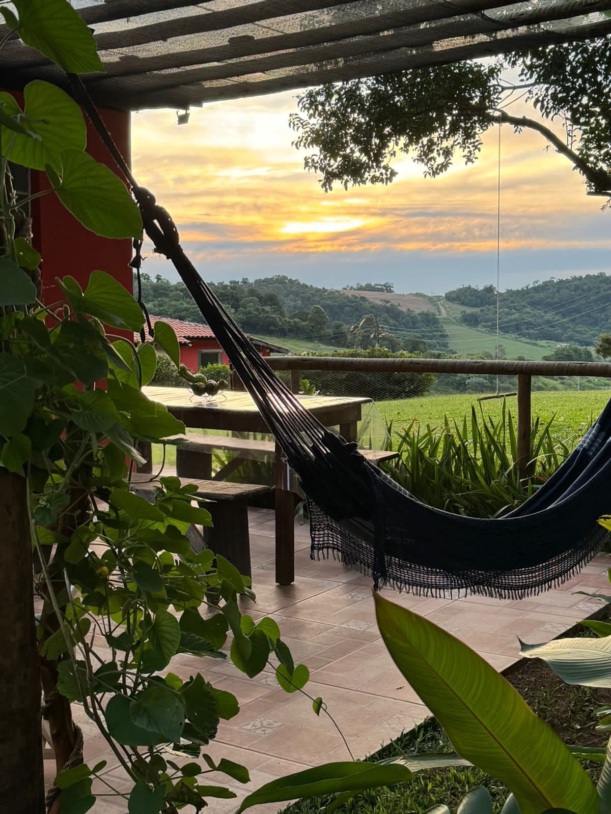 Casa de Campo pé na roça comcafé da manhã do sítio