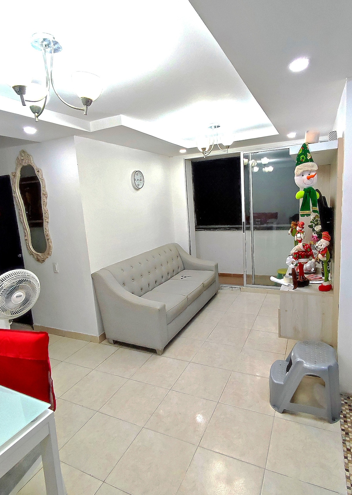 Apartment near to the Airport with Air Conditioner