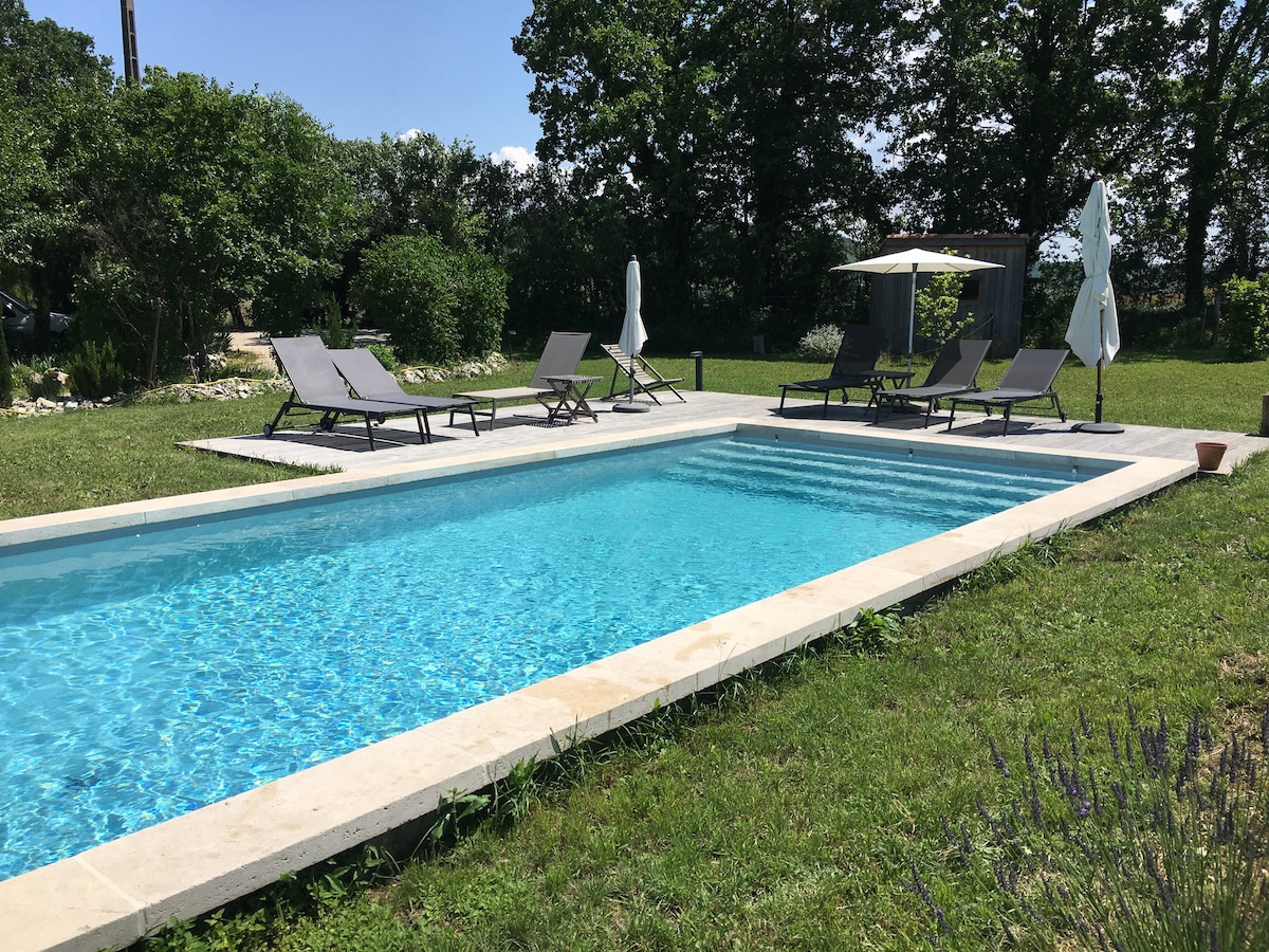 Maison avec piscine non loin de Cahors et Montcuq