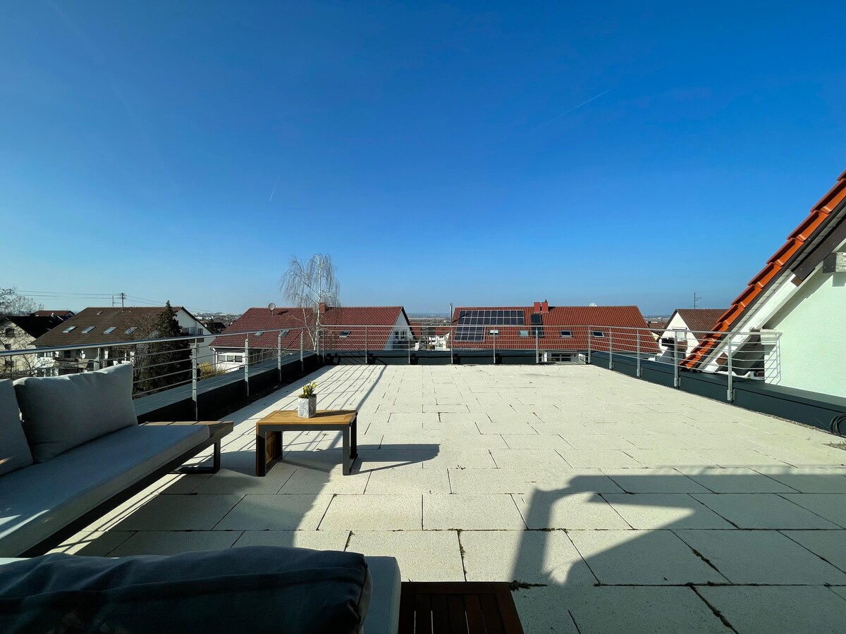 Modern, sauber & Traumaussicht mit großer Terrasse