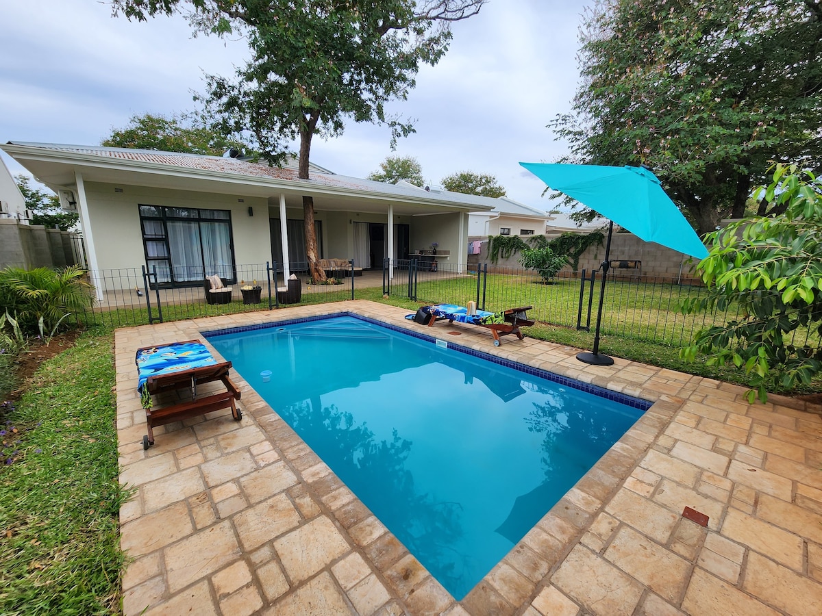 Vic Falls Happy Holiday Home