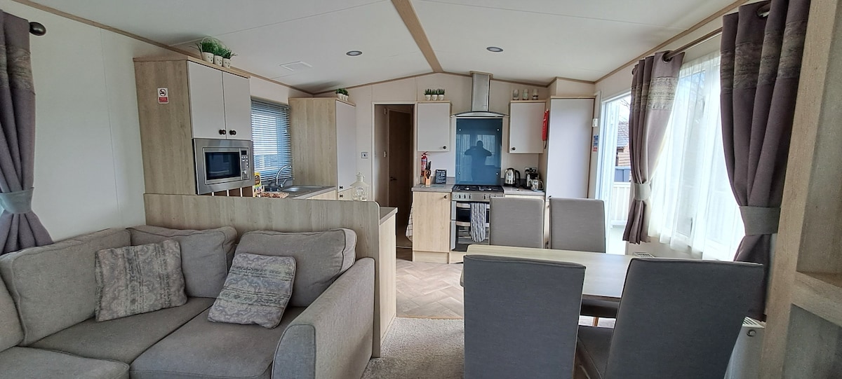 Luxurious Holiday Home Whitecliff Bay Holiday Park