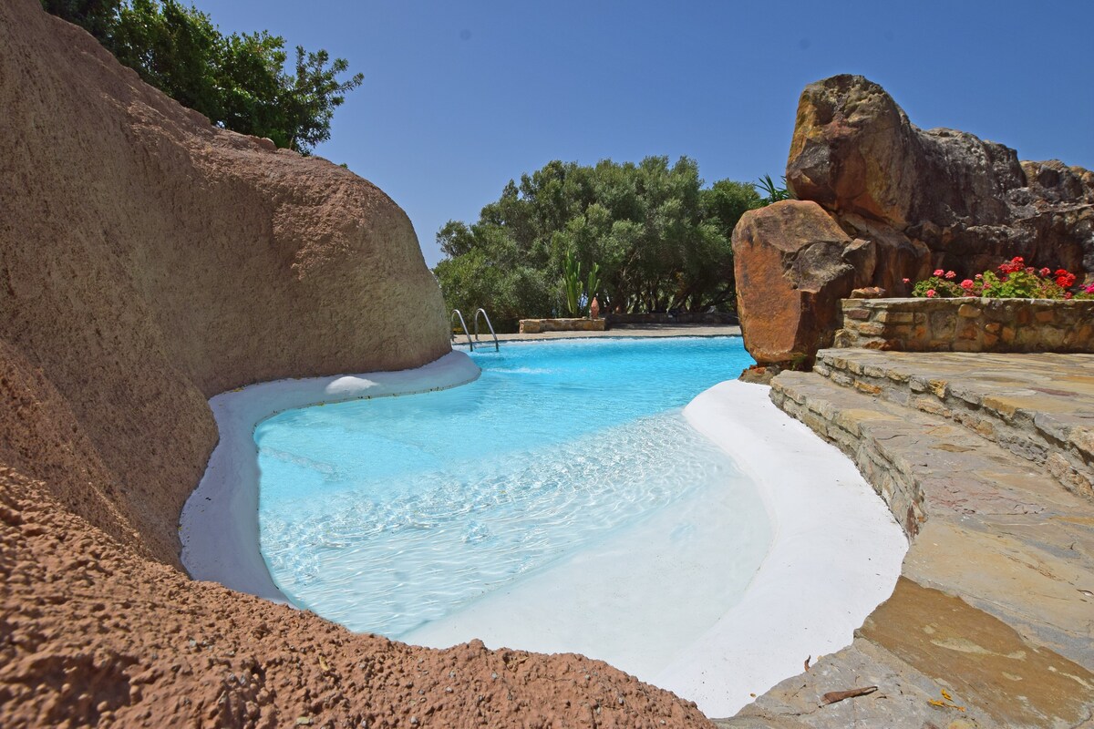 Acogedora villa con piscina