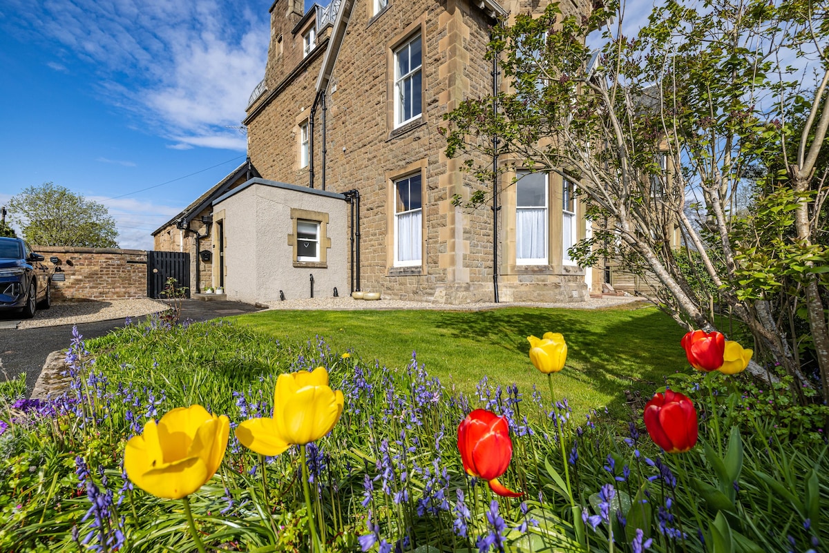 Lower Tweedknowe - ground floor villa Melrose