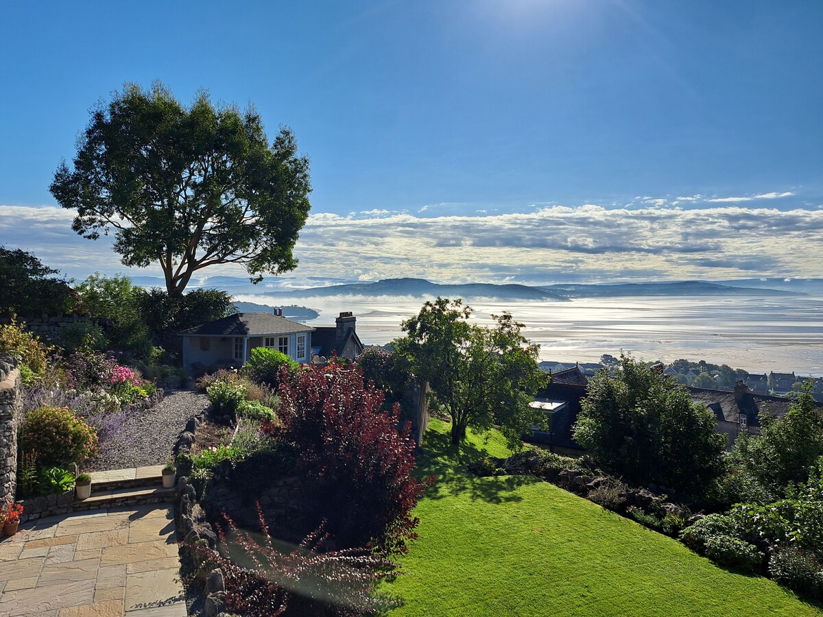 Detached 4 bedroom home, large gardens & sea views