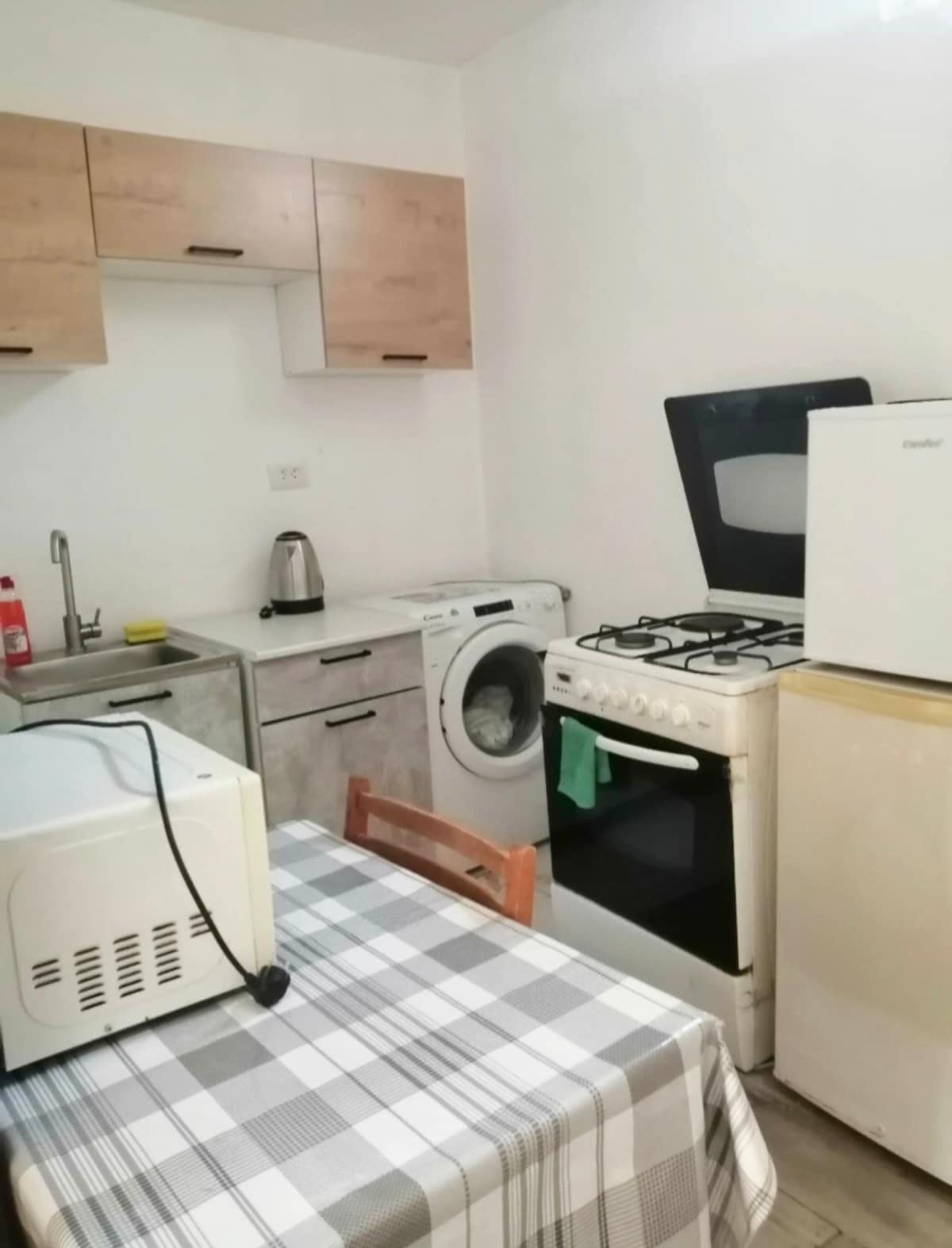 Uno Dili - house with kitchen & washing machine
