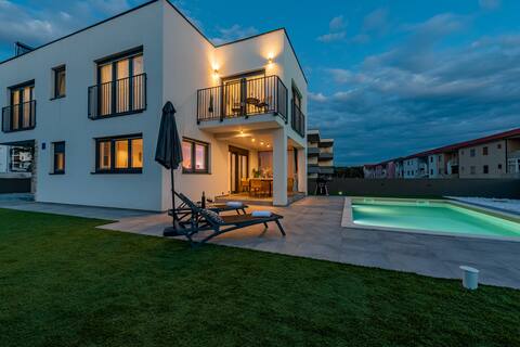 Villa Maslina-Three Bedroom with Terrace and Pool