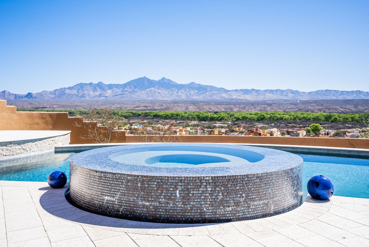 Private Saltwater Pool & Jacuzzi w/ Stunning views