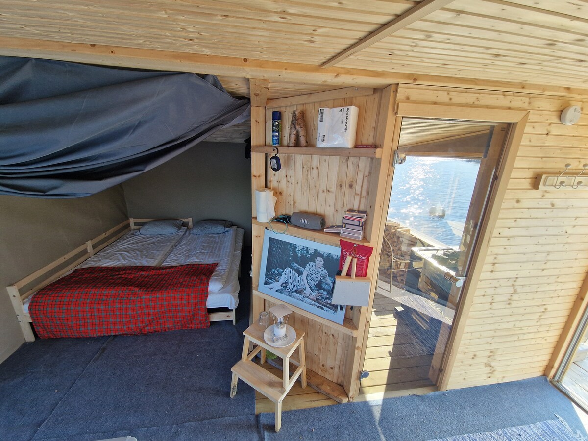 Unique floating house with large Sauna and kayaks