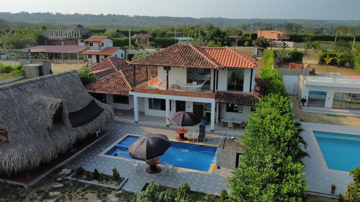 Hermosa Casa Campestre en Turbaco con piscina.