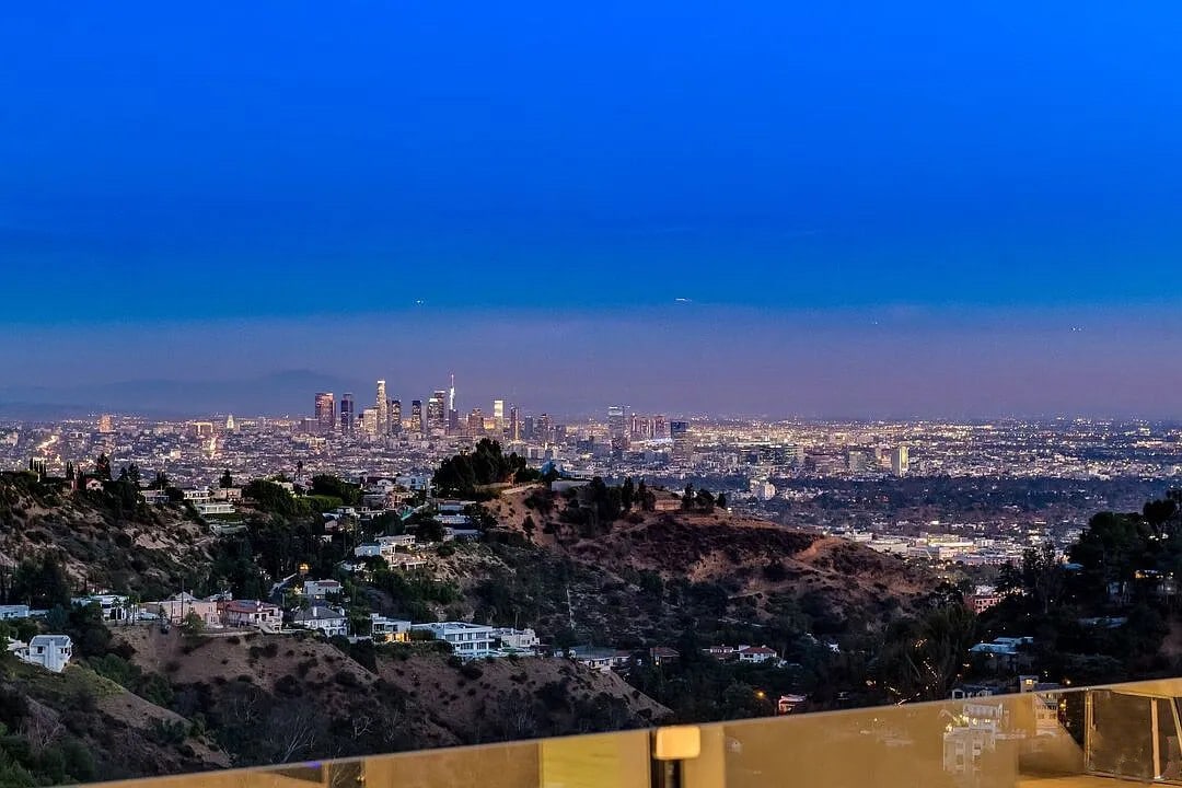 Panoramic Hollywood Hills Views