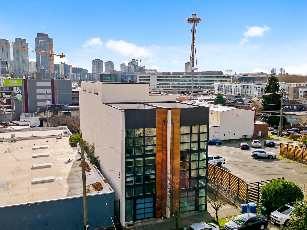 Downtown Dream: Stylish Seattle Townhome!