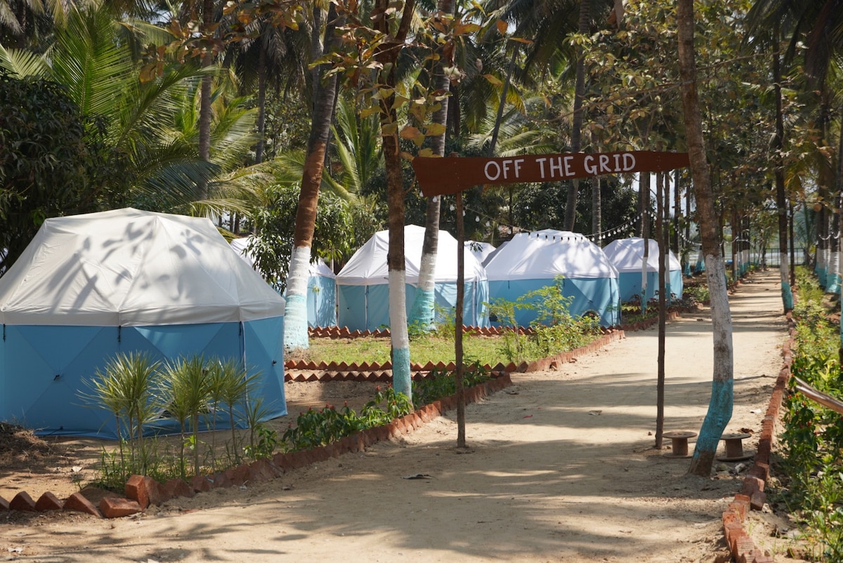 Hygienic Dome Tents with Lake View