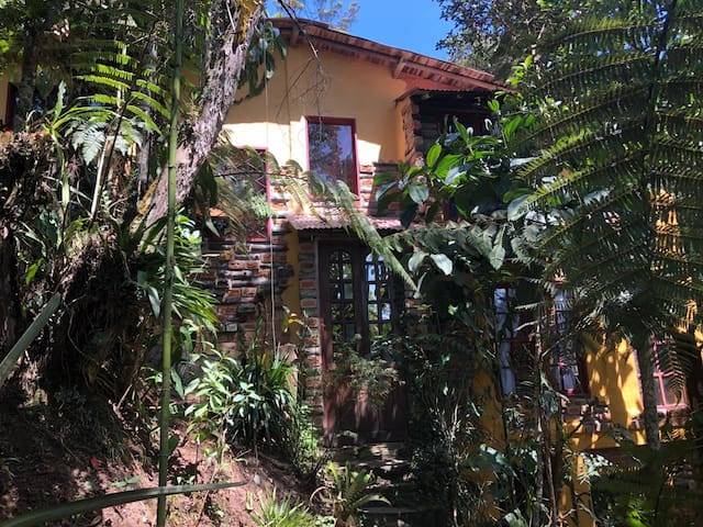 Santa Elena, Medellín的民宿
