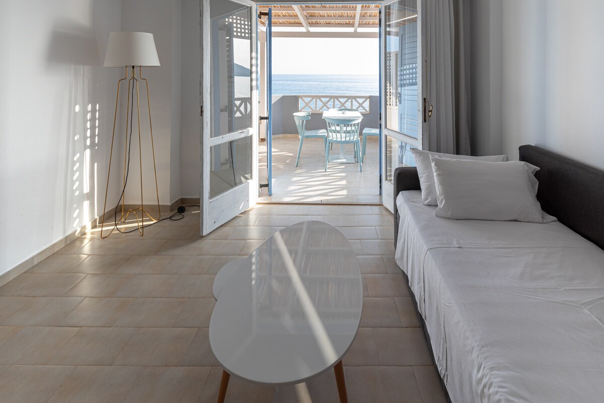 Suite with Sea View Triton Hotel